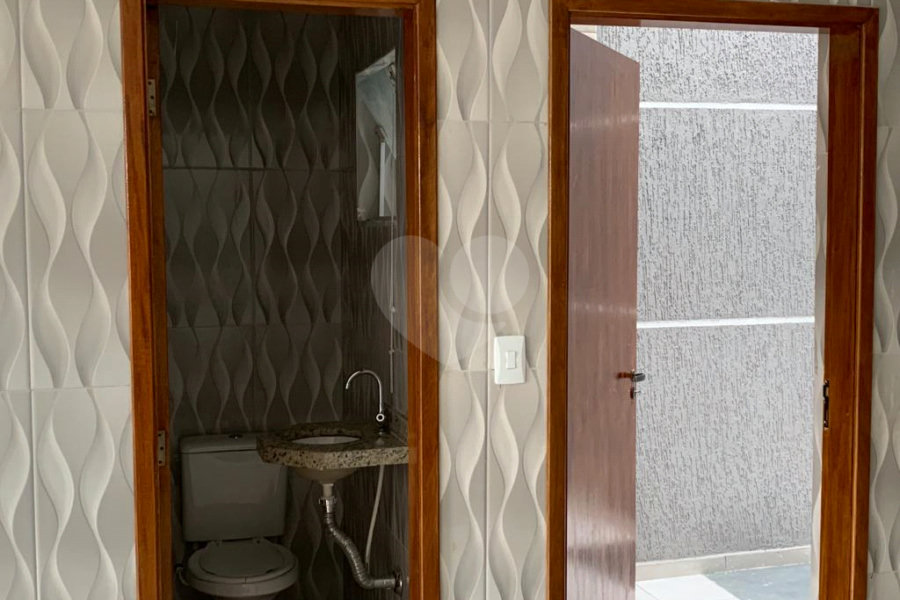 Sobrado à venda com 3 quartos, sendo 1 suíte, em Vila Mazzei, São Paulo, SP