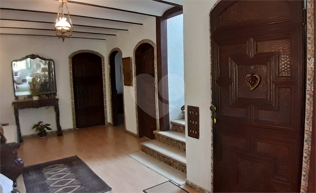 Sobrado à venda com 4 quartos, sendo 2 suítes, em Vila Madalena, São Paulo, SP