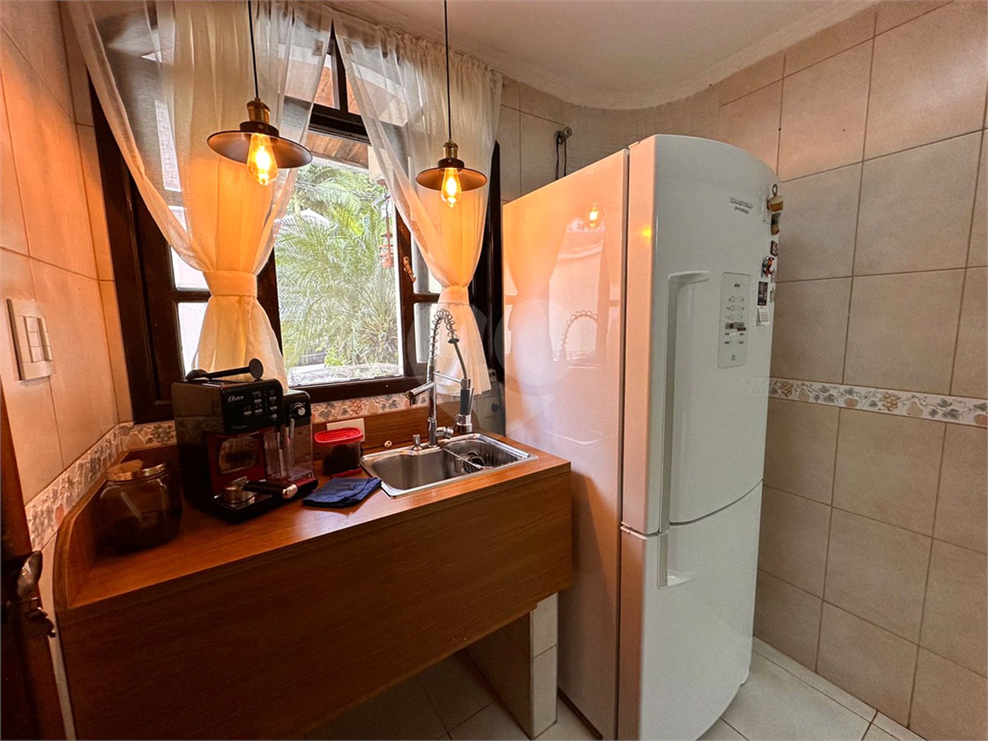 Casa à venda com 5 quartos, sendo 3 suítes, no condomínio Jd Itatinga, São Paulo - SP