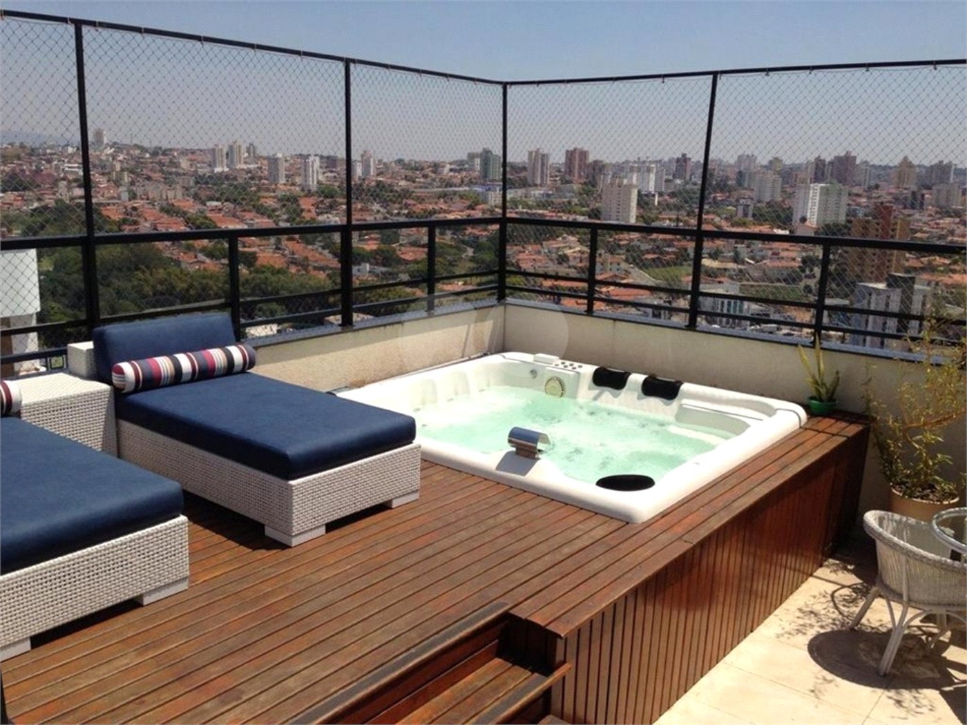 Apartamento à venda com 3 suítes em Jardim Faculdade, Sorocaba, SP