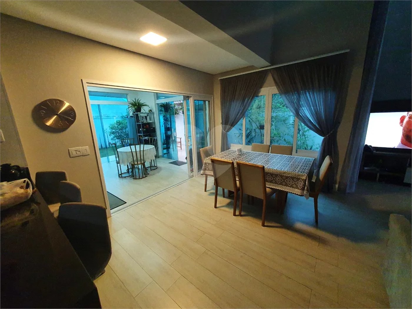 Casa à venda com 4 suítes no condomínio Granville São Venâncio, Itupeva - SP