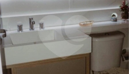 Apartamento à venda com 3 quartos, sendo 1 suíte, em Condomínio Royal Park, São José dos Campos, SP