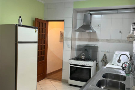 Casa à venda com 3 quartos, sendo 1 suíte, em Vila Mariana, São Paulo, SP