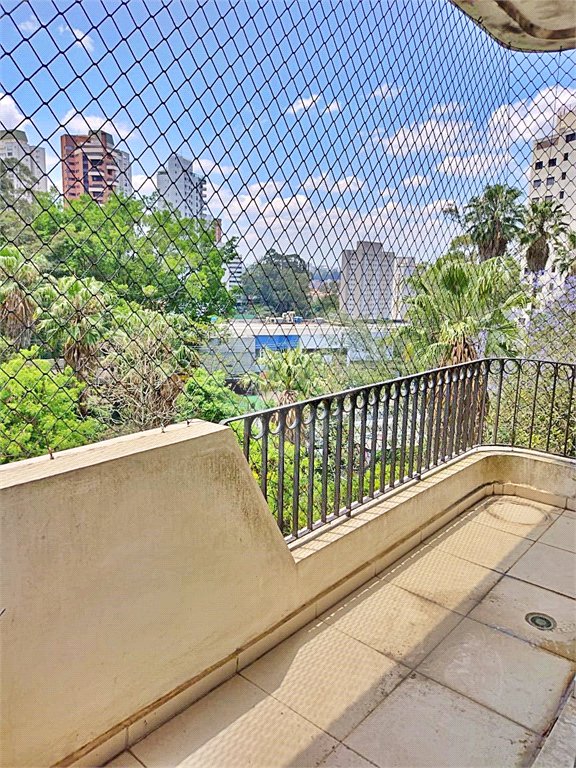 Apartamento à venda com 4 quartos, sendo 3 suítes,  em Vila Andrade, São Paulo, SP