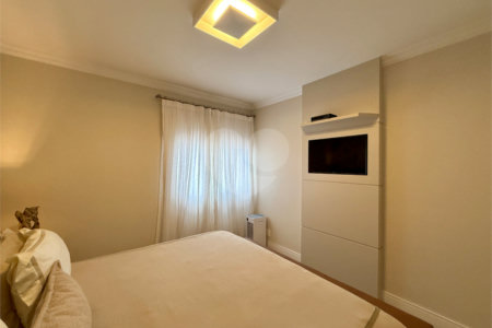 Apartamento à venda com 3 suítes em Campo Belo, São Paulo, SP