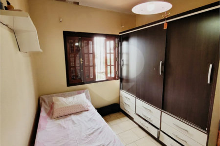 Sobrado à venda com 4 quartos, sendo 1 suíte, em Jardim Regina, Indaiatuba, SP