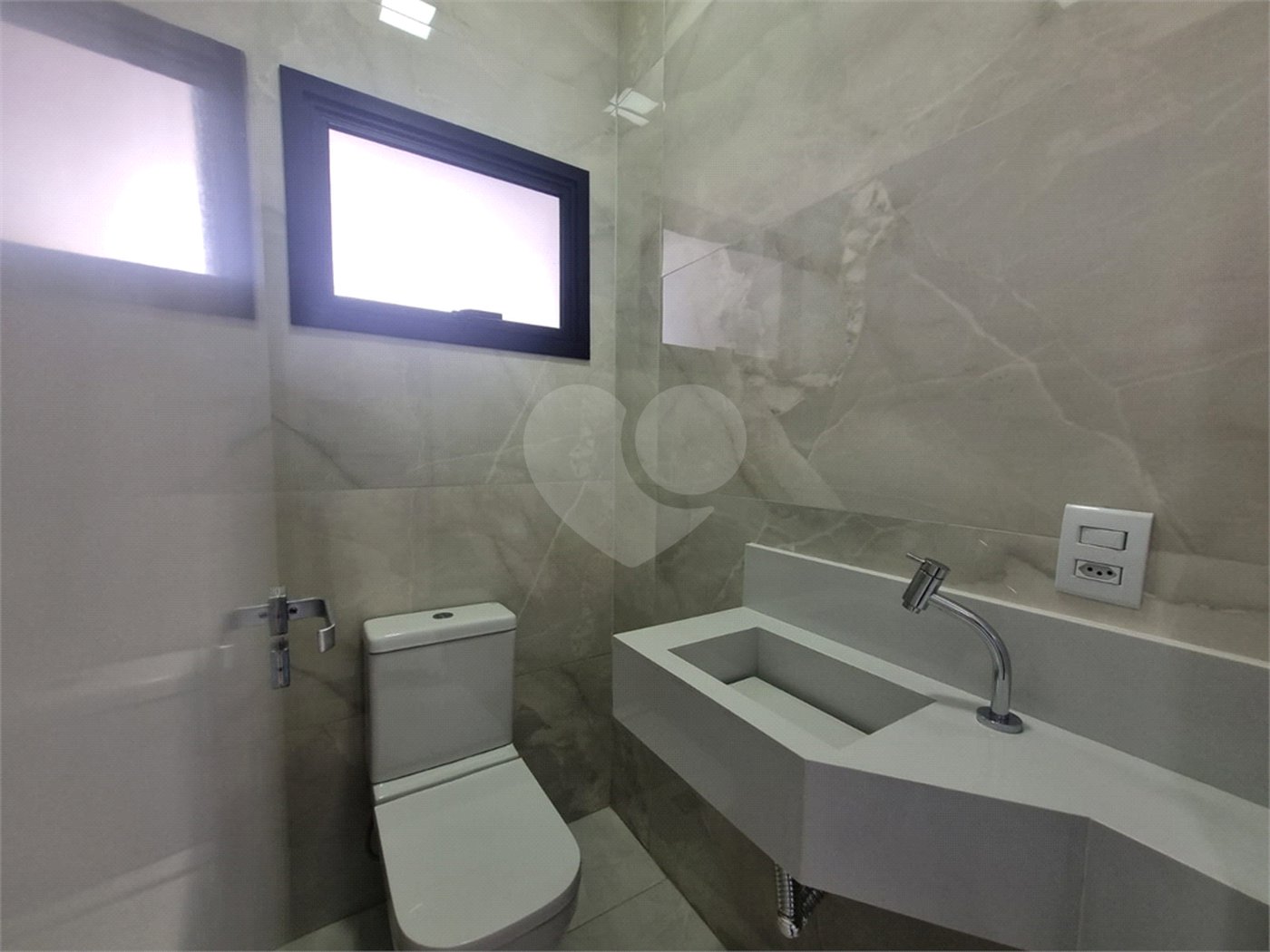 Casa à venda com 3 quartos, sendo 1 suíte,  no condomínio Reserva Ipanema I, Sorocaba - SP