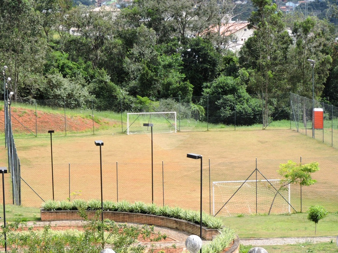 Casa à venda com 3 suítes no condomínio Reserva Santa Maria, Jandira - SP