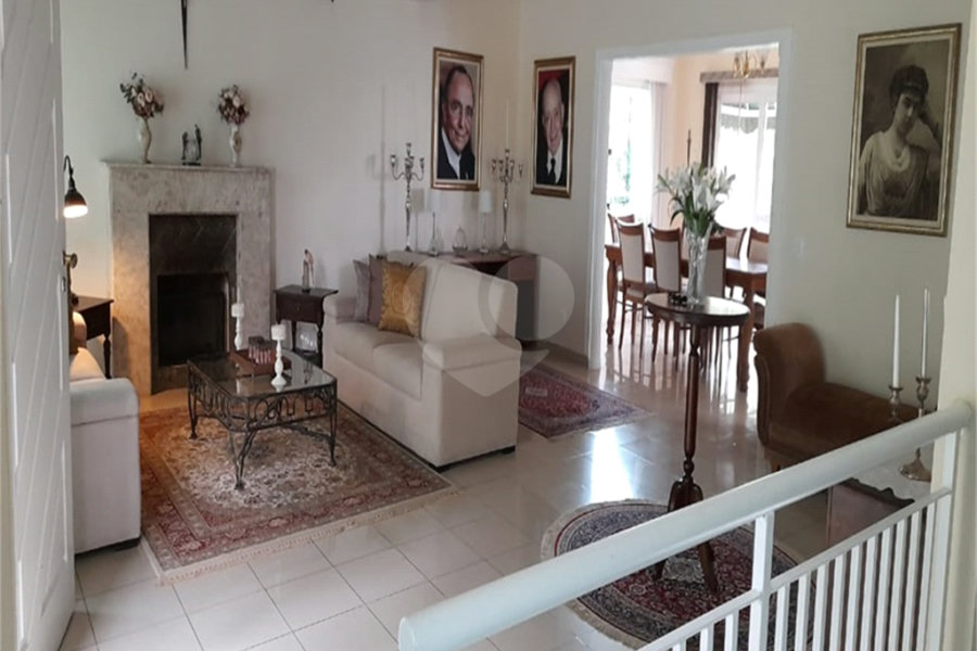 Casa à venda com 5 quartos, sendo 3 suítes,  no condomínio Alpes da Cantareira, Mairiporã - SP