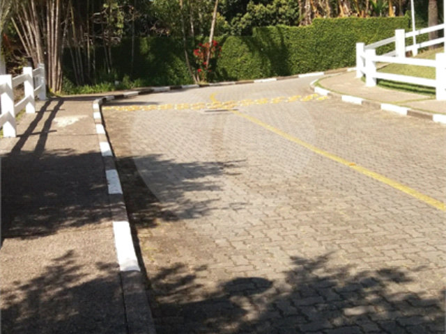 Casa à venda com 2 quartos, sendo 1 suíte,  no condomínio Residencial Villa Nostra, Cotia - SP