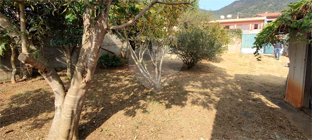 Casa à venda com 3 quartos, sendo 1 suíte, no Centro, Extrema, MG