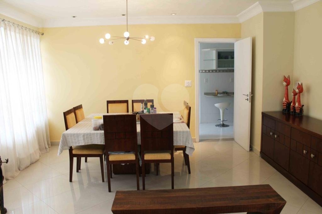 Casa Térrea à venda ou para alugar com 3 suítes em Brooklin Velho, São Paulo, SP