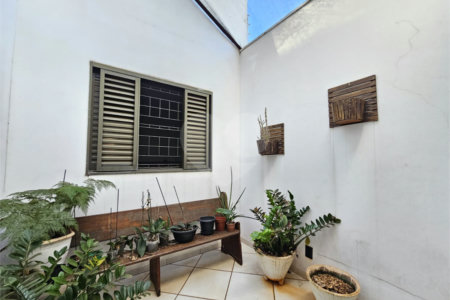 Casa à venda com 3 quartos, sendo 1 suíte,  em Jardim Jóquei Clube, Ribeirão Preto, SP
