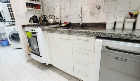 Apartamento à venda com 3 quartos, sendo 1 suíte, em Vila Isa, São Paulo, SP