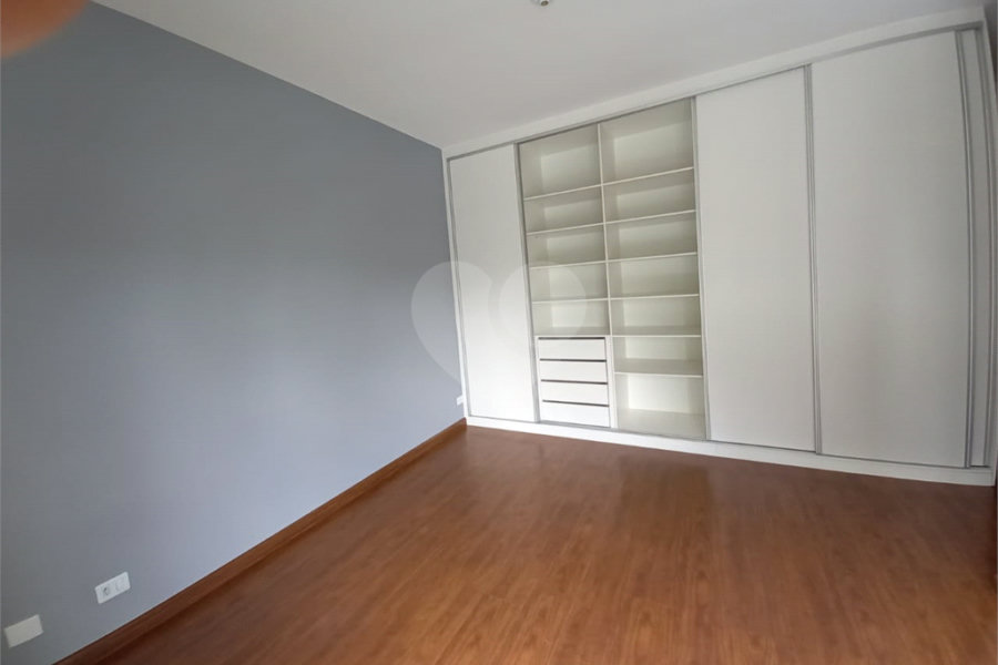Casa para alugar com 4 suítes no condomínio Milenium, São Paulo - SP