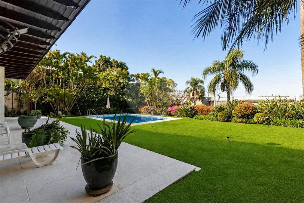 Casa à venda com 5 quartos, sendo 3 suítes, em Jardim Guedala, São Paulo, SP