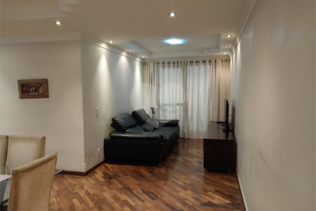 Apartamento à venda com 3 quartos, sendo 2 suítes,  em Vila Gilda, Santo André, SP