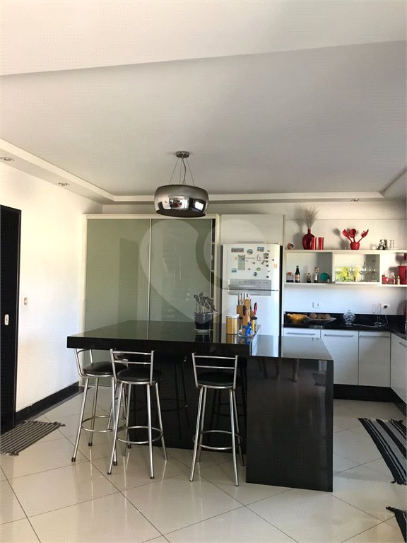 Casa à venda com 4 suítes no condomínio Aruã, Mogi das Cruzes - SP