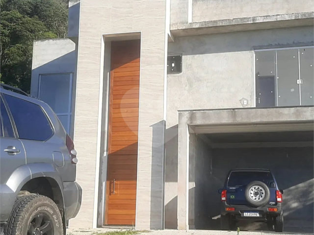 Casa à venda com 3 suítes no condomínio Aútria da Cantareira, Mairiporã - SP