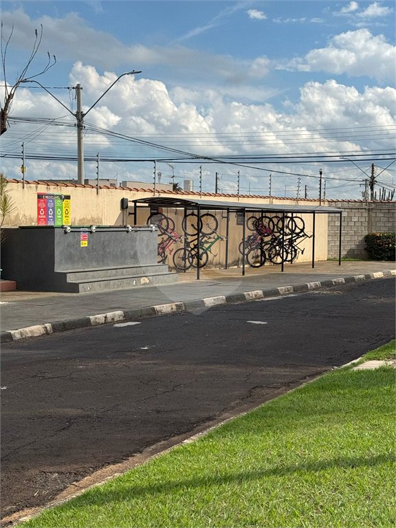 Apartamento à venda com 2 quartos em Parque Laranjeiras, Araraquara, SP