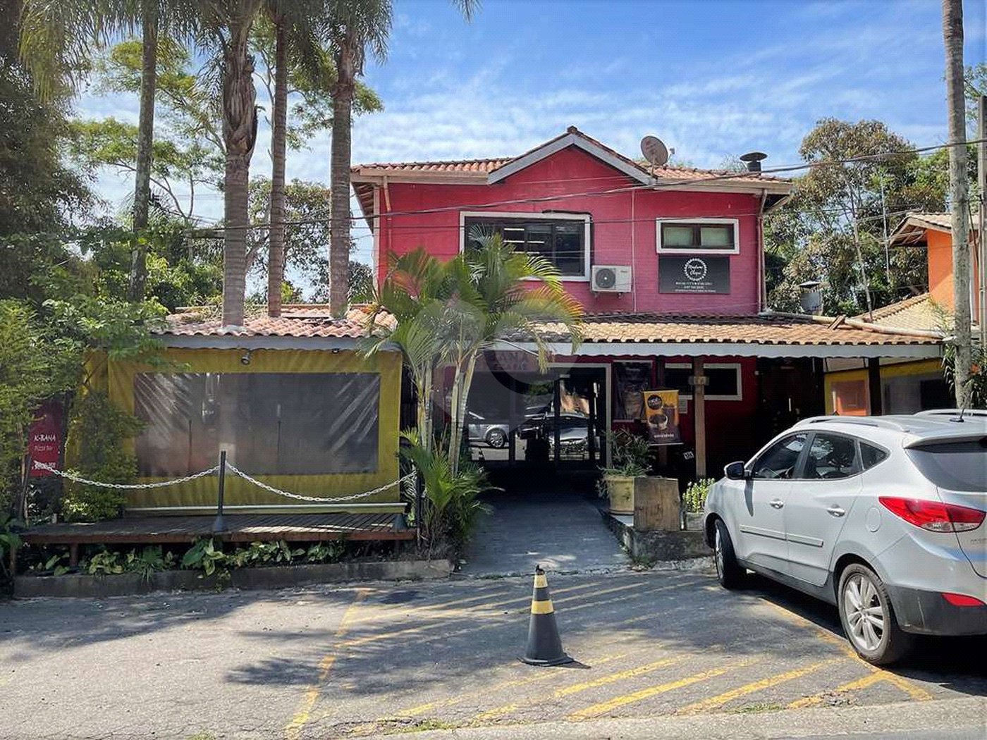 Casa de Alto Padrão à Venda e Locação - Condomínio Vila Verde