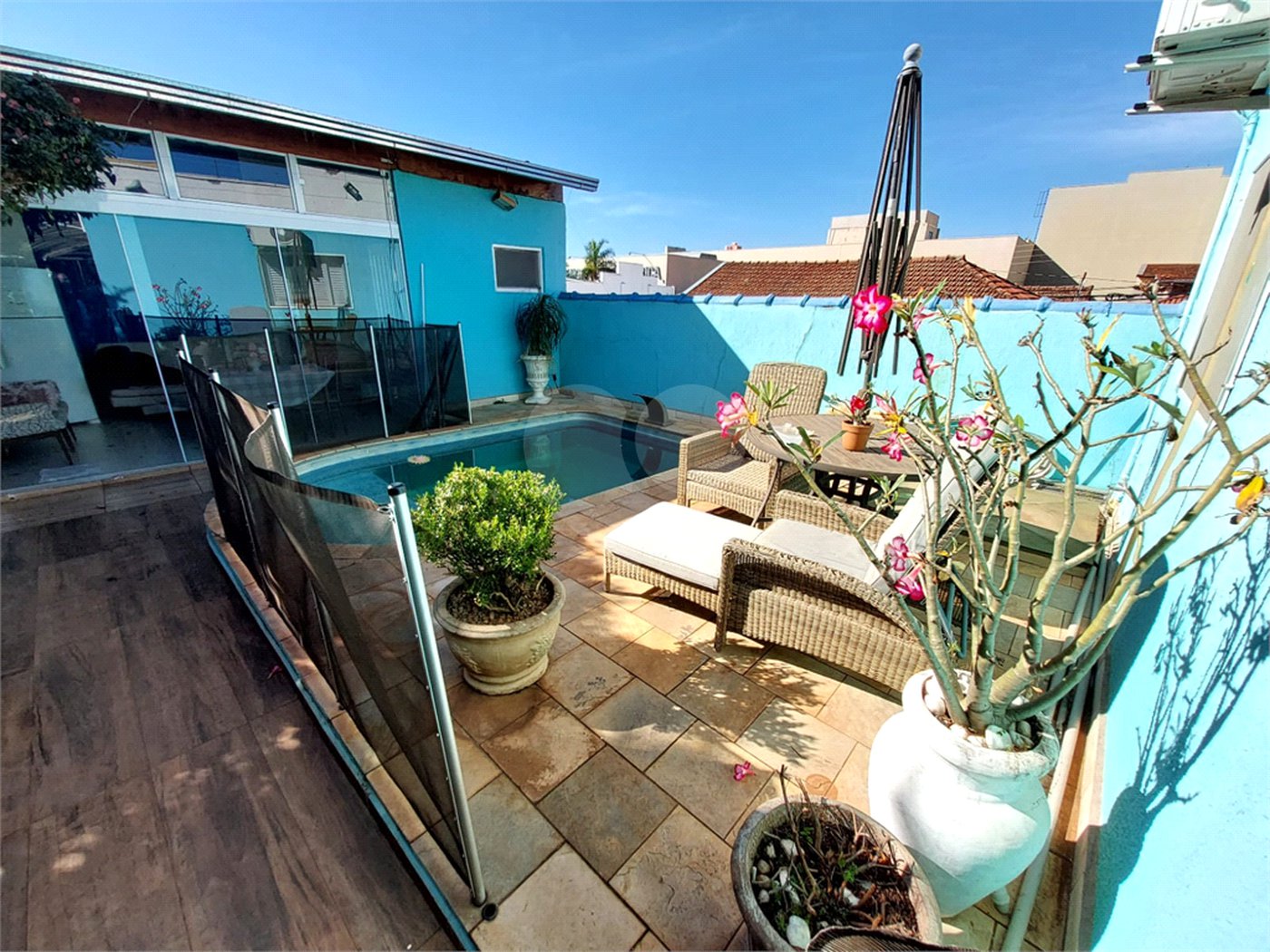 Casa residencial com ponto comercial a venda no Centro