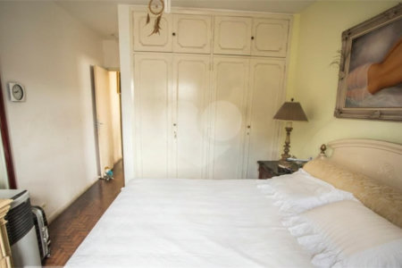 Casa à venda com 3 quartos, sendo 1 suíte, em Mirandópolis, São Paulo, SP