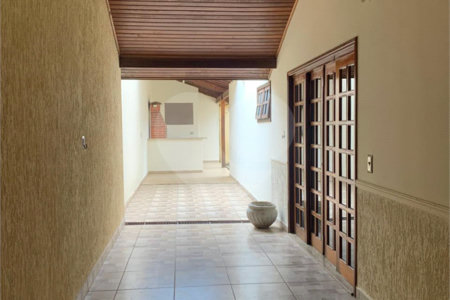 Sobrado à venda com 3 quartos, sendo 1 suíte, em Parque Residencial Rafael Alcalá, Porto Feliz, SP