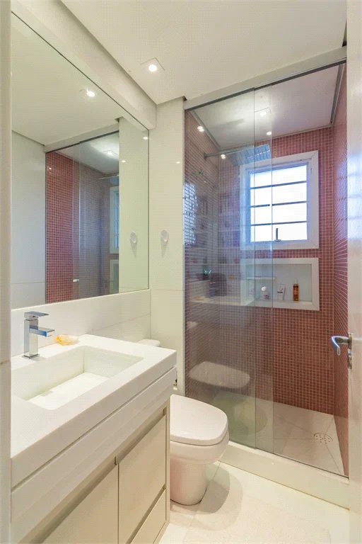 Apartamento à venda com 3 suítes em Vila Cordeiro, São Paulo, SP