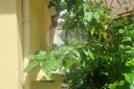 Casa Térrea à venda com 4 quartos em Vila Nivi, São Paulo, SP