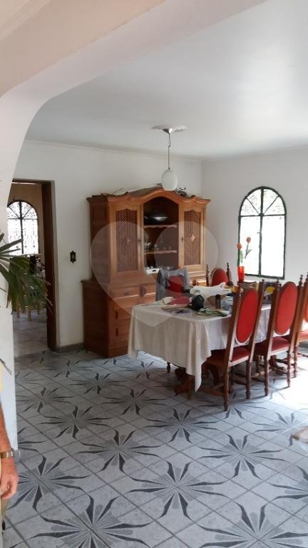 Sobrado à venda com 4 quartos, sendo 1 suíte, em Tremembé, São Paulo, SP