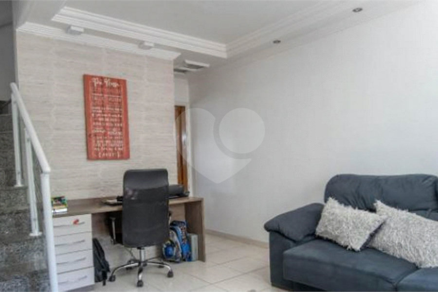Casa à venda com 2 quartos, sendo 1 suíte, no condomínio Tulipa 3, São Paulo - SP