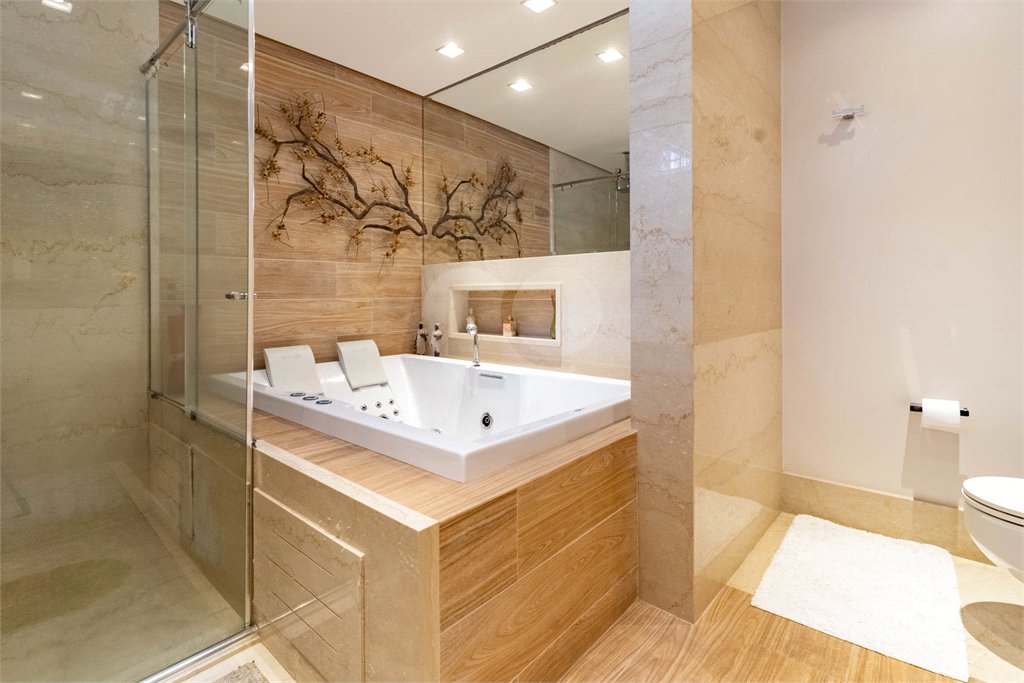 Casa à venda com 5 quartos, sendo 4 suítes, em Alto da Lapa, São Paulo, SP