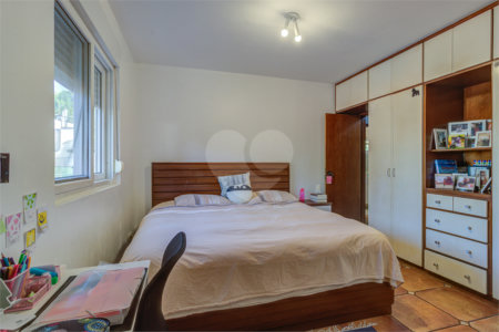 Casa de Vila à venda com 4 quartos, sendo 2 suítes,  em Jardim Marajoara, São Paulo, SP