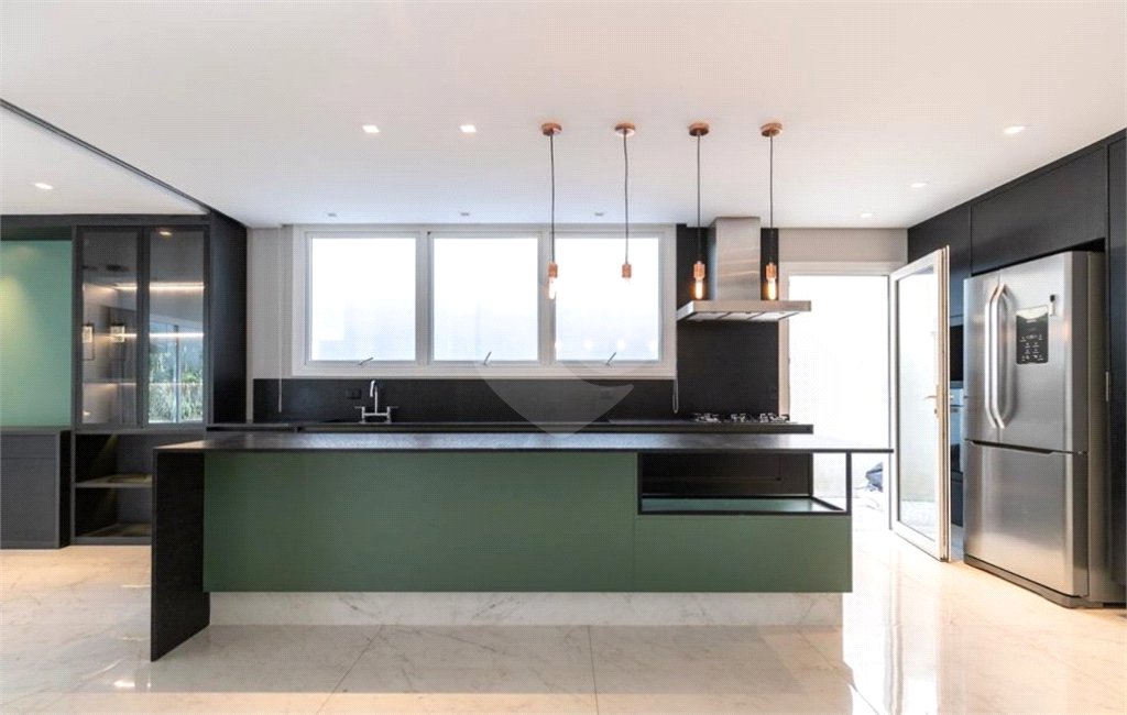 Casa à venda com 4 suítes no condomínio Hípica Garden, São Paulo - SP