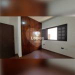 Casa à venda com 3 quartos, sendo 1 suíte, no condomínio Eldourado, São José dos Campos - SP
