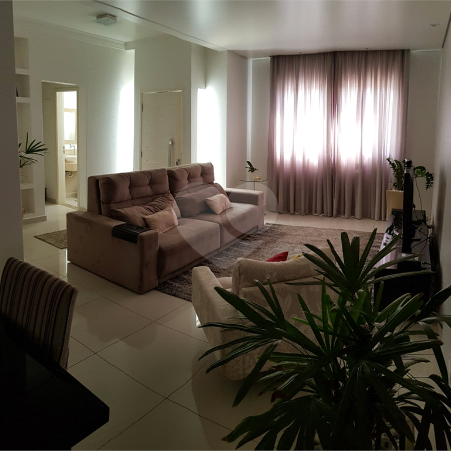 Casa à venda com 3 quartos, sendo 1 suíte, no condomínio Ilha das Águas, Salto - SP