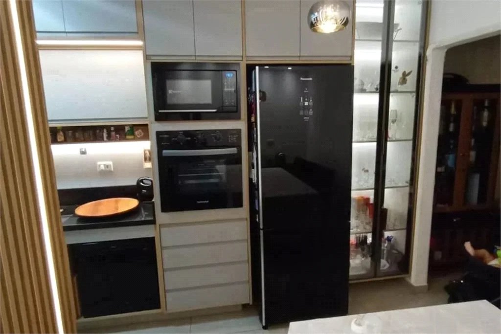 Casa à venda com 3 quartos, sendo 1 suíte,  no condomínio Jardim das Palmas, São Paulo - SP
