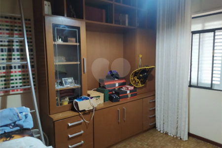 Casa à venda ou para alugar com 6 quartos, sendo 1 suíte, em Vila Junqueira, São Roque, SP