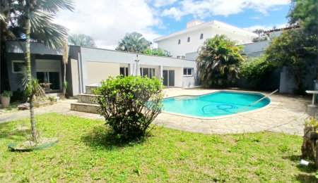 Casa Térrea à venda com 3 suítes em Anchieta, São Bernardo do Campo, SP