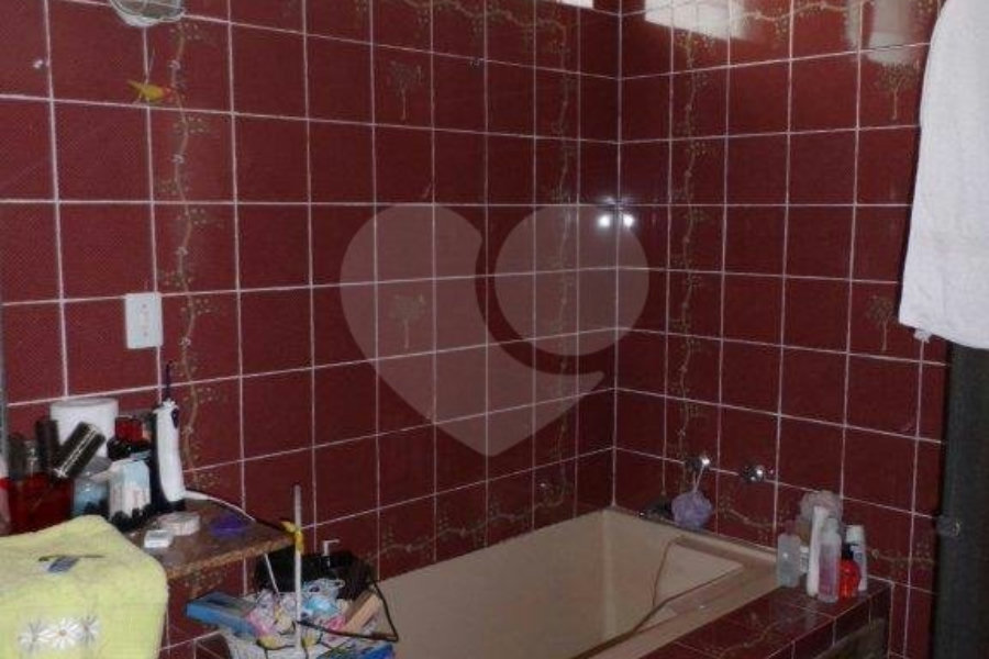 Casa Térrea à venda com 3 suítes em Jardim Franca, São Paulo, SP
