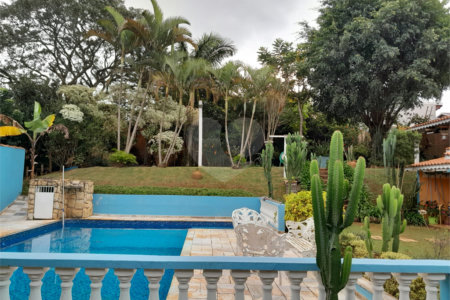 Chácara à venda com 4 quartos, sendo 1 suíte,  em Vila Dom Pedro, Atibaia, SP