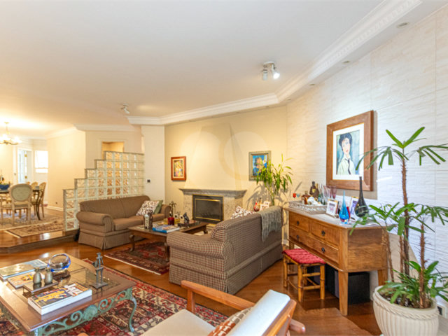 Apartamento à venda com 4 quartos, sendo 2 suítes,  em Brooklin, São Paulo, SP