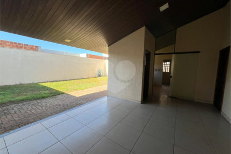 Casa à venda com 3 quartos, sendo 1 suíte, em Ipê, Três Lagoas, MS