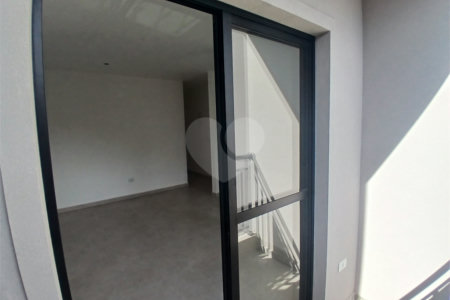 Casa à venda com 2 quartos no condomínio Sintra, São Paulo - SP