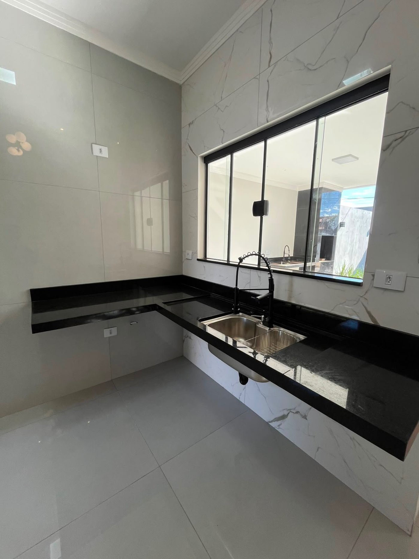 Casa à venda com 3 quartos, sendo 1 suíte,  em Bela Vista da Lagoa, Três Lagoas, MS