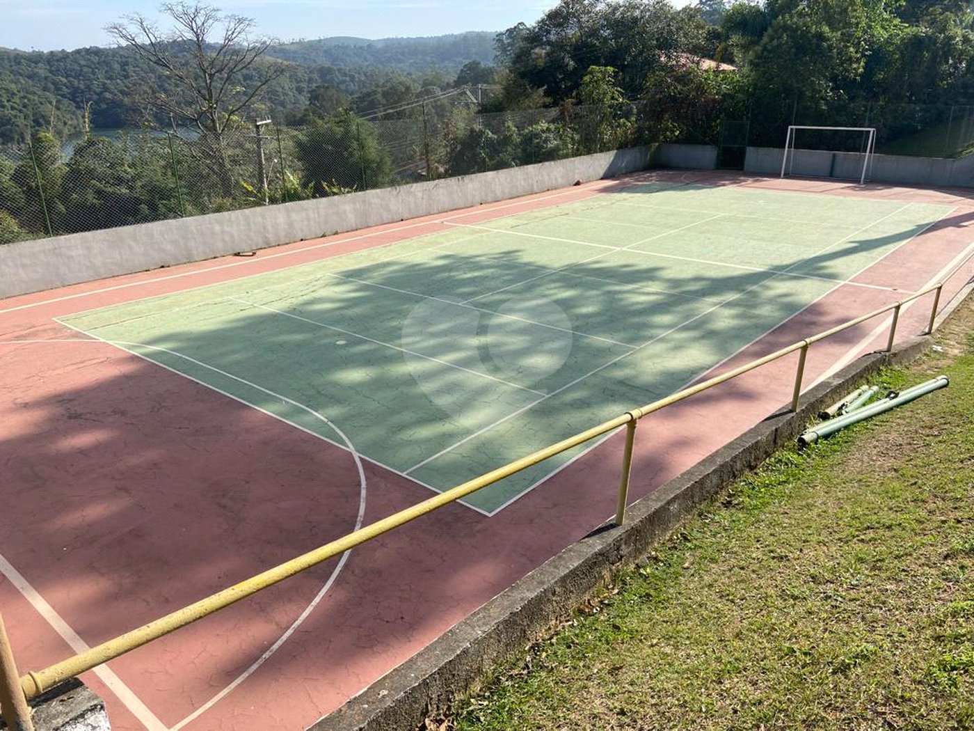 Casa à venda com 5 quartos, sendo 4 suítes, no condomínio Vilarejo Estoril, Mairiporã - SP
