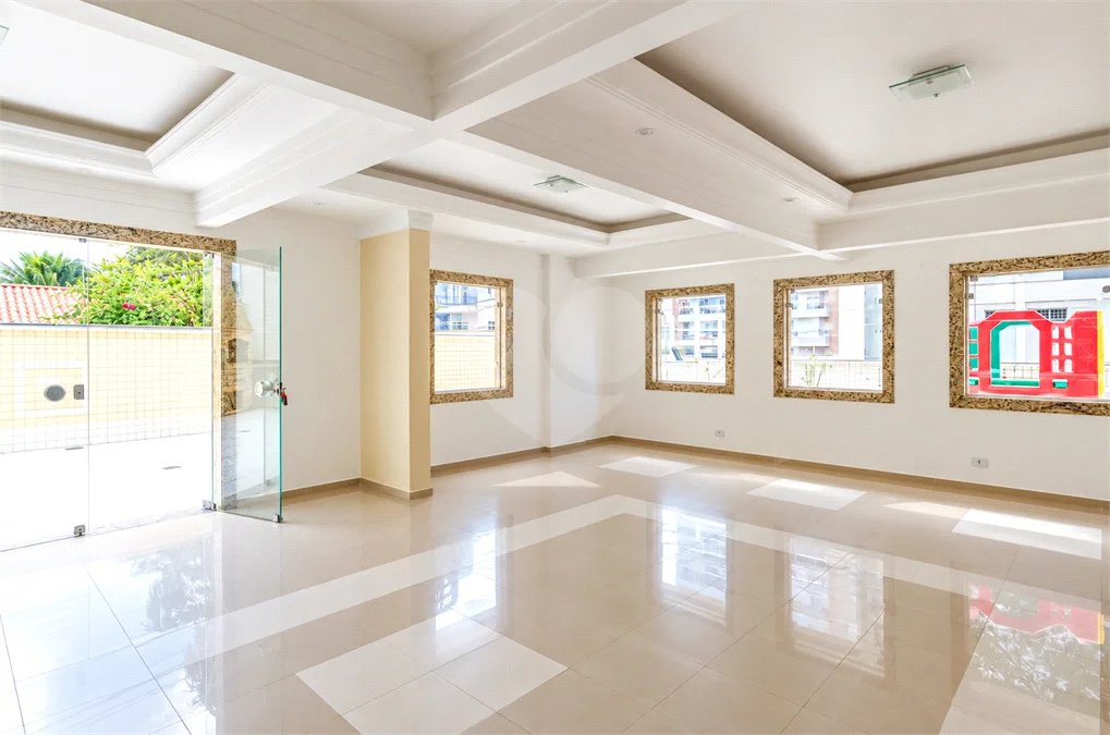 Cobertura duplex no Centro de São Bernardo do Campo, com 3 suítes, hidromassagem, mini spa, área gourmet e 2 vagas de garagem. Aceita permuta por apartamento de menor valor.