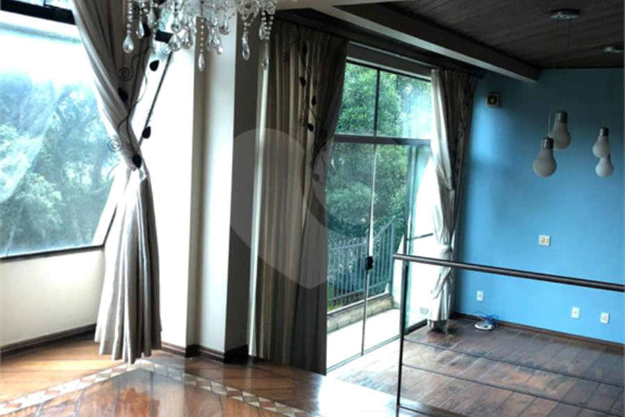 Casa à venda com 5 suítes no condomínio Alpes da Cantareira, Mairiporã - SP