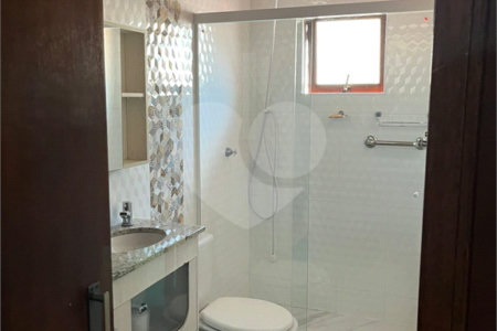 Casa Térrea à venda com 5 quartos, sendo 3 suítes,  em Vila Oliveira, Mogi das Cruzes, SP